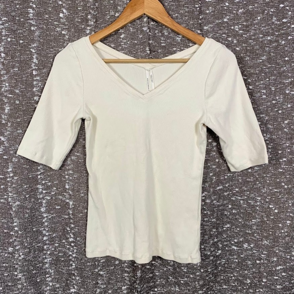 By Anthropologie Cream Ribbed V-Neck Top Preppy Minimalist Women's Small